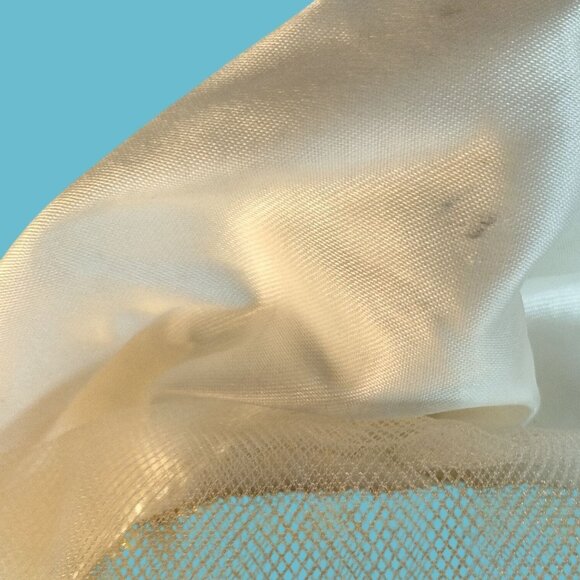 Plush Angel Doll Music Box Movement Satin Lace Gold Wings Hark The Angels Sing - Picture 12 of 12